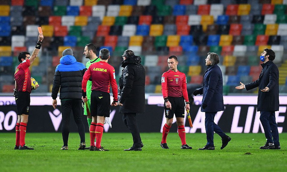 球队施展团队合作,共同致胜,士气大振 球队施展团队合作,共同致胜,士气大振