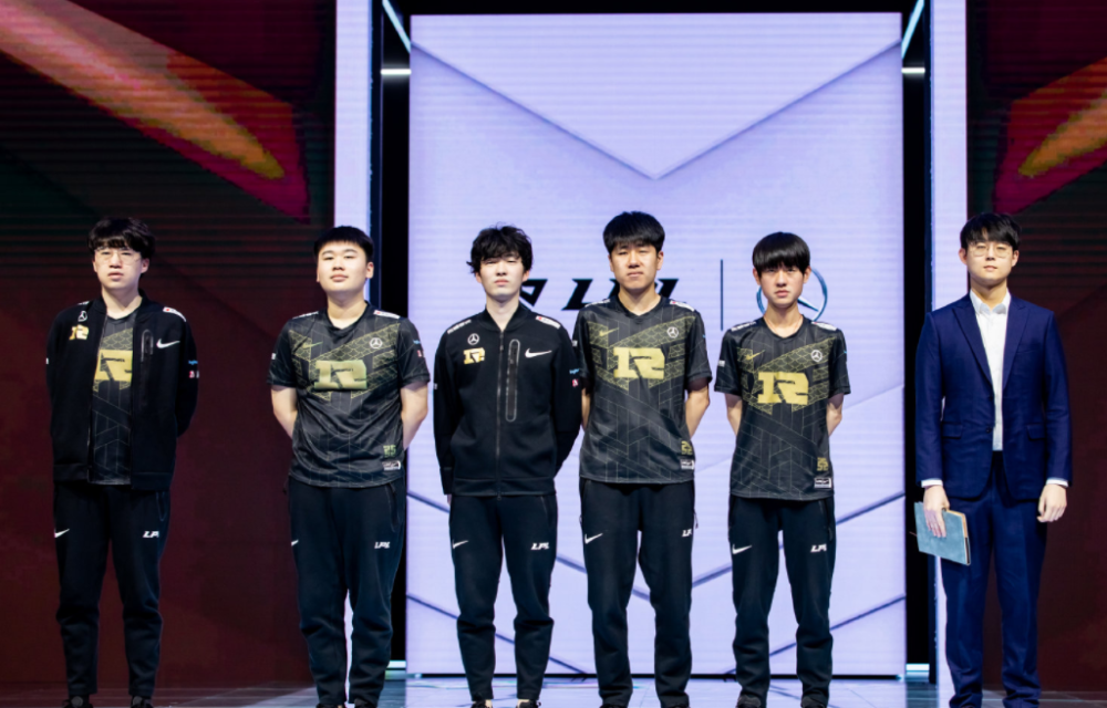 SHR碾压NS，Xiaohu打出惊人五杀激烈交锋成都决赛之夜，让粉丝疯狂欢呼的简单介绍