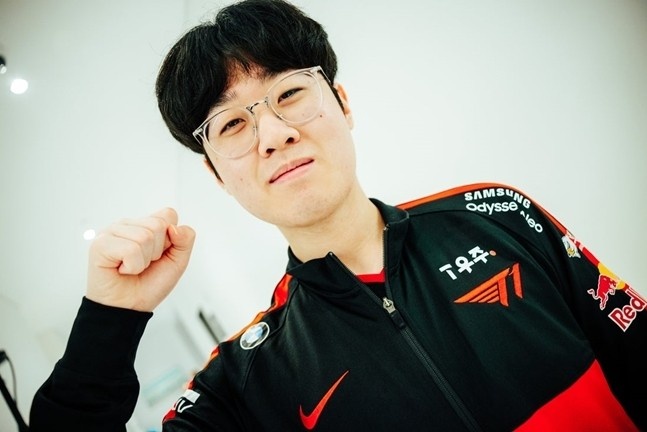 SHR力克BRO,Zeus线上压制力十足宿命之战淘汰赛,留下经典瞬间 SHR力克BRO,Zeus线上压制力十足宿命之战淘汰赛,留下经典瞬间