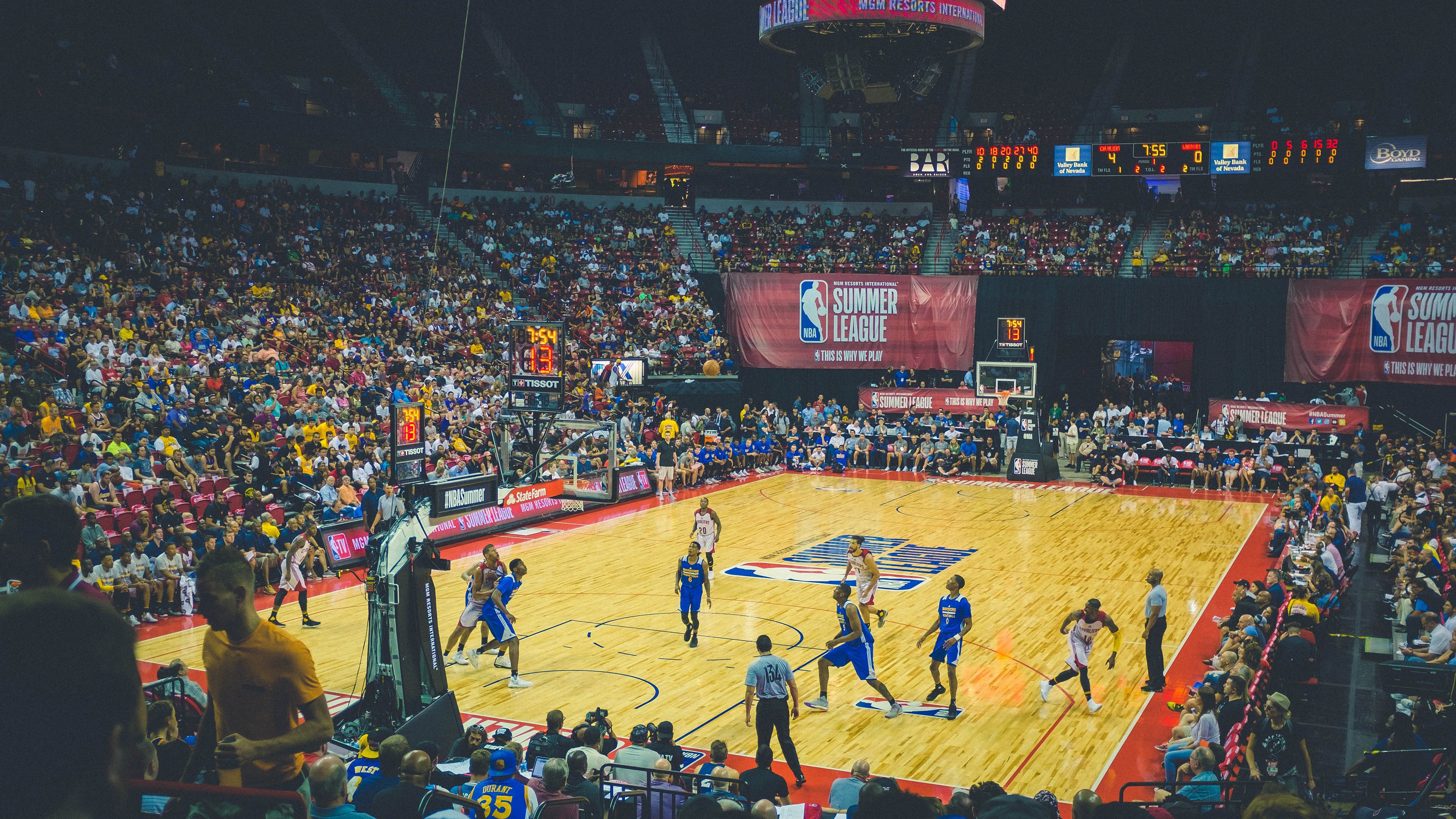 非洲雄狮咆哮欧洲！喀麦隆斩落黄色潜水艇，范戴克化身定海神针
