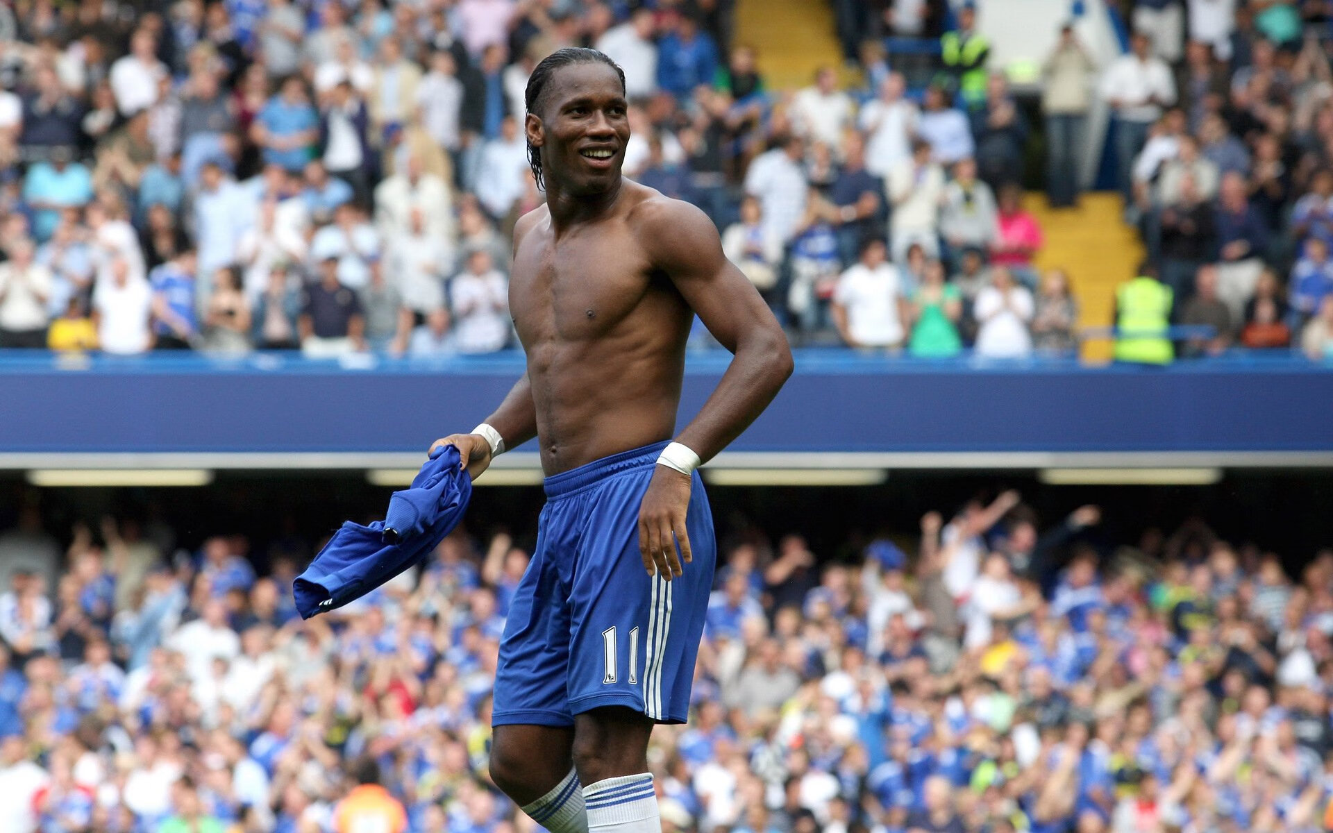 当足球场响起西决战鼓，金玟哉用钢铁防线，书写亚洲后卫的终极正名之战