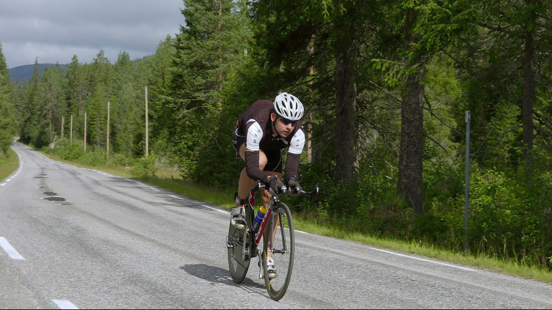 当约基奇化身移动的阿尔卑斯，超级中锋如何重构篮球宇宙？