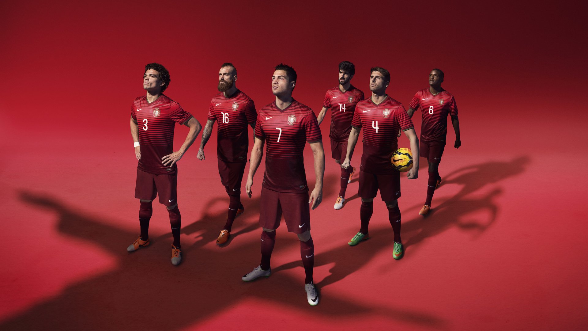 开云-刹车区与绿茵场，当F1的轮胎焦味遇见加克波的血汗