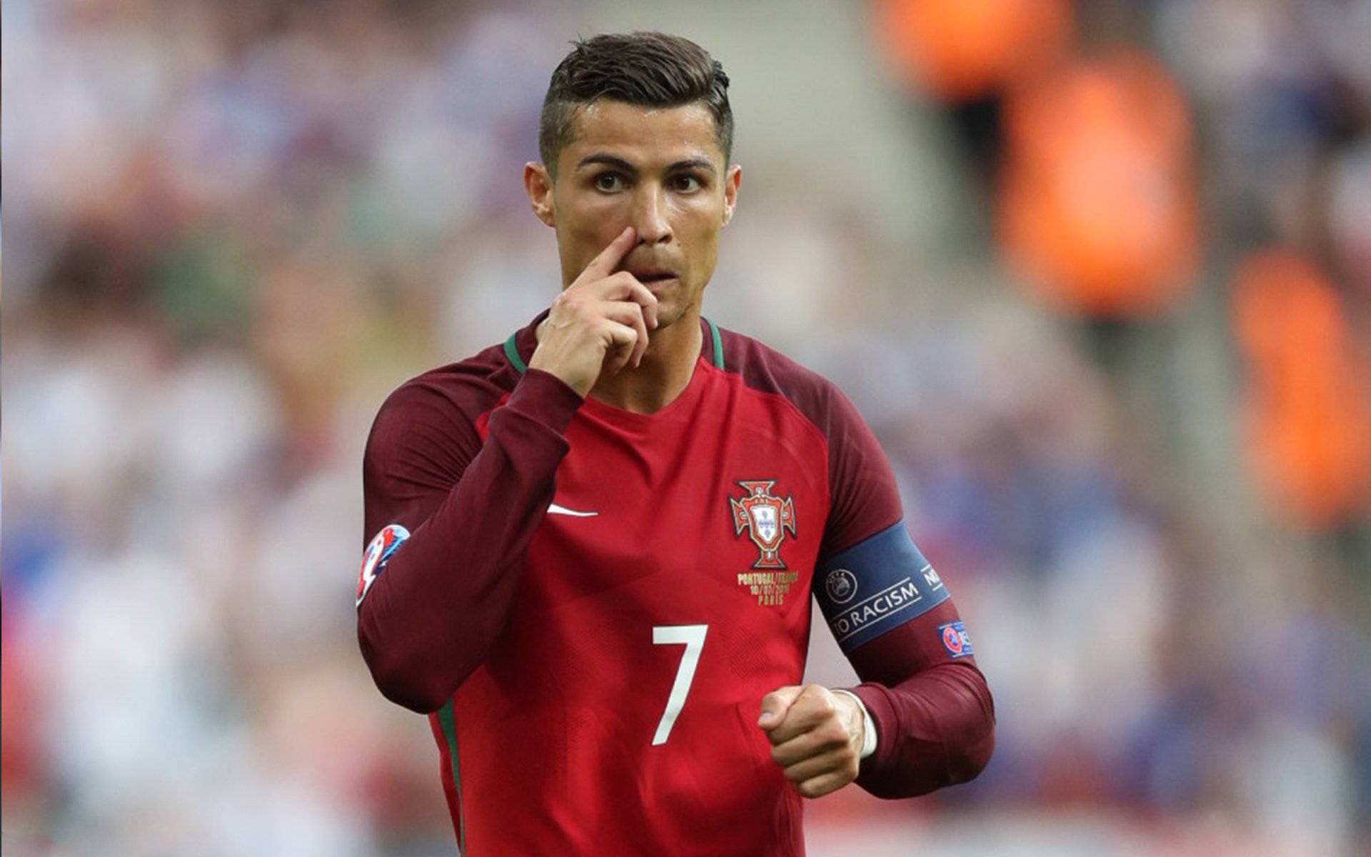 开云体育app-神之手还是上帝之手？苏亚雷斯一臂之力改变世界杯走向